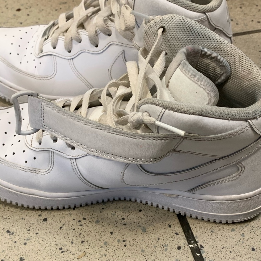 Size 9 Air Force one MIDS